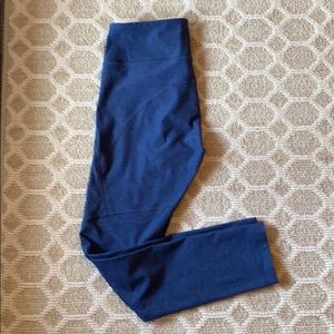 Outdoor voices core 3/4 legging in dark blue